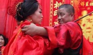 冯巩的老婆艾慧的照片